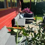 House 5 Min Walk From Ons, Three Bedrooms