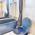 House 5 Min Walk From Ons, Three Bedrooms 別荘
