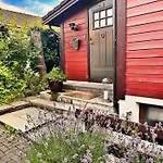 House 5 Min Walk From Ons, Three Bedrooms スタヴァンゲル