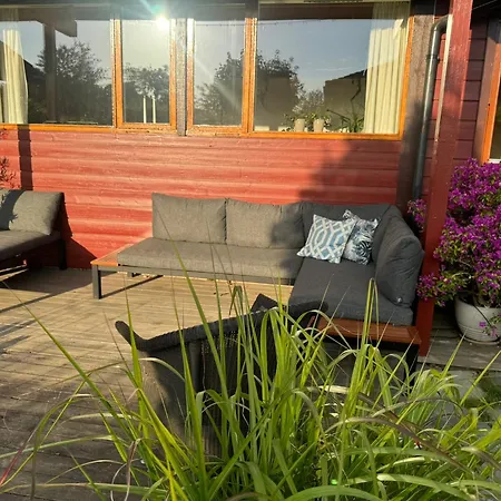 House 5 Min Walk From Ons, Three Bedrooms 別荘